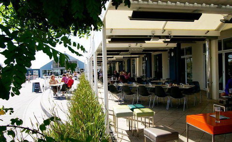 Mudbar And Restaurant - Dentist Find 6
