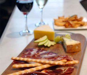 Oscar's Hotel Bar And Restaurant - Dentist Find 10