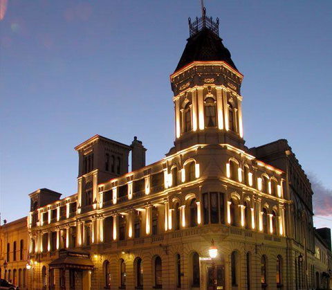 Oscar's Hotel Bar And Restaurant - Dentist Find 4