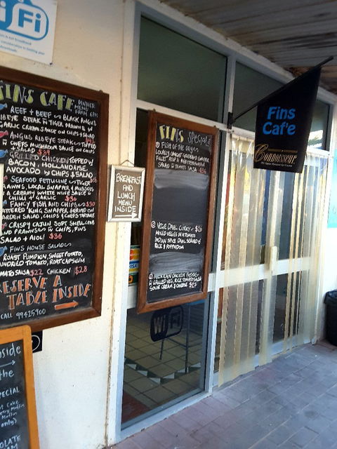 Fins Cafe - Dentist Search 4
