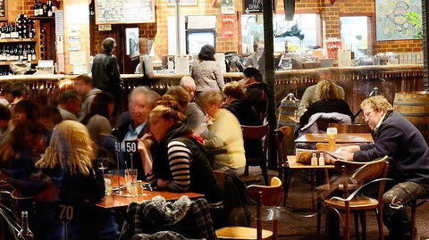 Settlers Tavern - Dentists Australia 0