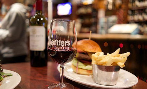 Settlers Tavern - Dentists Australia 11