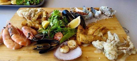 Taylors Waterfront Restaurant & Function Centre - Dentist Find 3