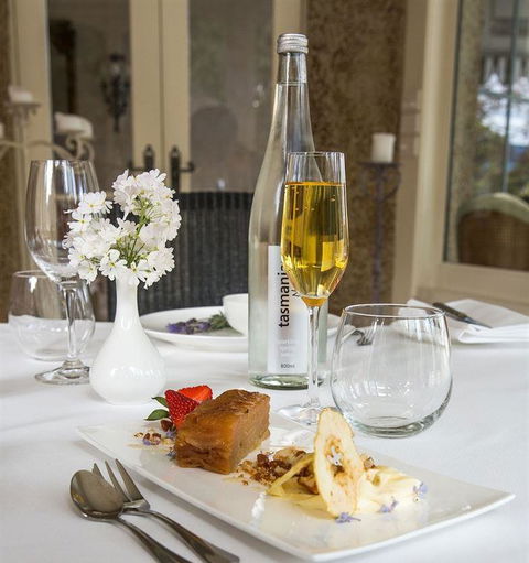Bruni's Restaurant At Villa Howden - Dentist Find 8