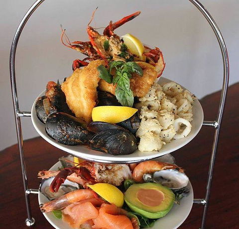 Katch-Up Seafood Grill & More - Dentist Search 7