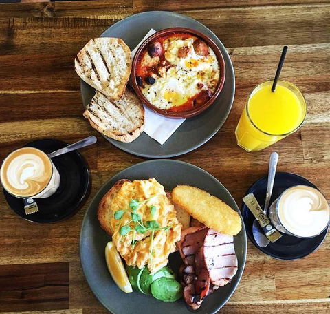 The Oaks Cafe At Acorn Nursery - Dentist Find 12