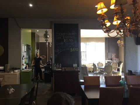 Moodi's Cafe - Dentist Search 0