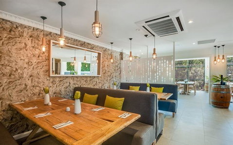 Palki Restaurant - Dentist Find 4