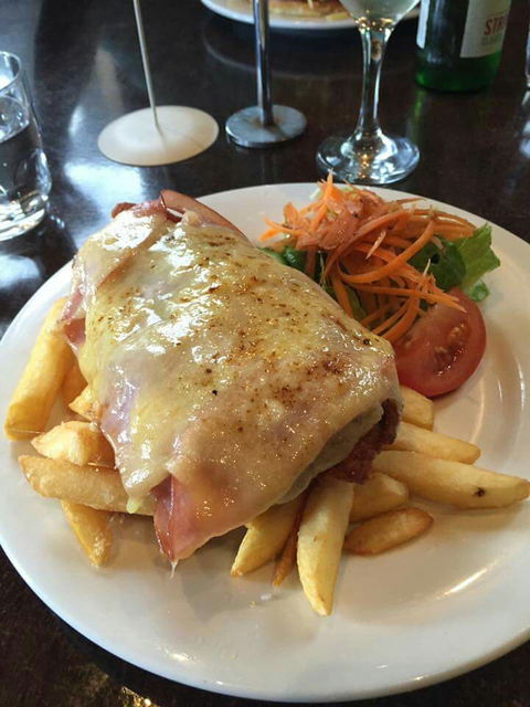 The Apple Tree Inn - Dentist Find 1