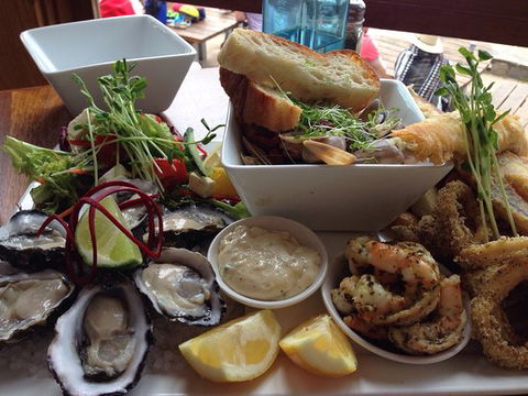 The Flying Fish Cafe - Dentist Find 0