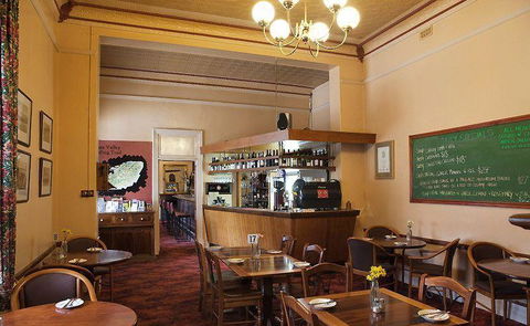 The Rising Sun Hotel - Dentist Find 13