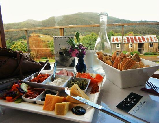 Hartzview Vineyard Cafe