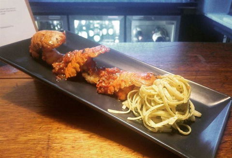 Mischief And Mayhem Wine Lounge - Dentist Find 10