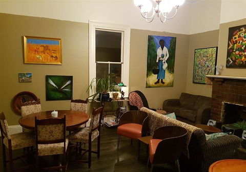 Mischief And Mayhem Wine Lounge - Dentist Find 8