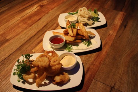 Clippers Bar & Grill - Dentist Find 0