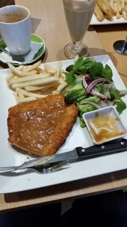 Ducky Brown Cafe