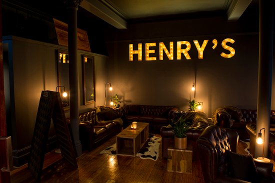 Henry's Bar  Restaurant