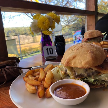 Hainault Vineyard  Cafe