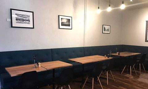 Zest Cafe - Dentist Find 11
