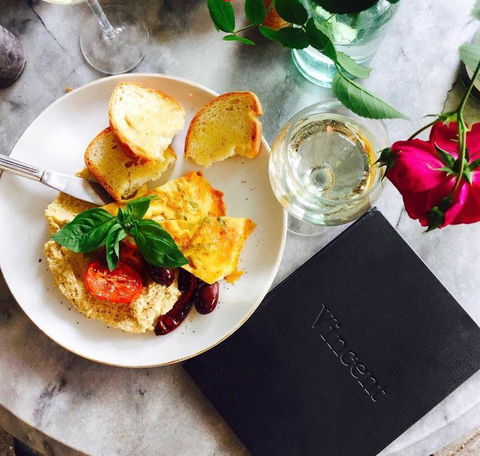 Vincent Diner - Dentist Search 8