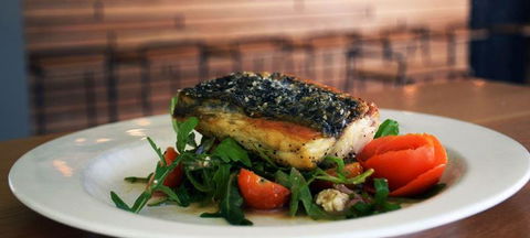 Sneaky's Restaurant - Dentist Find 9