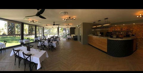 Sneaky's Restaurant - Dentist Find 11