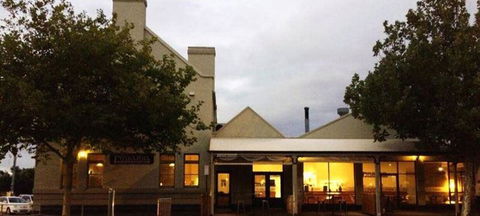 Reunion Cafe Bar Restaurant - Dentists Australia 4