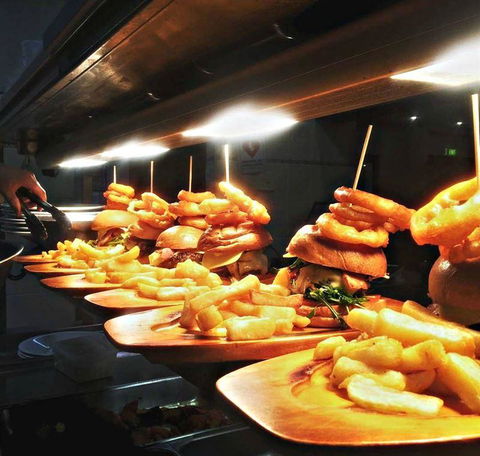 City Bistro At City Memorial Bowls Club - Dentists Australia 8