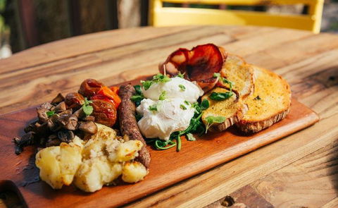 Lindsay's Cafe - Dentist Find 11