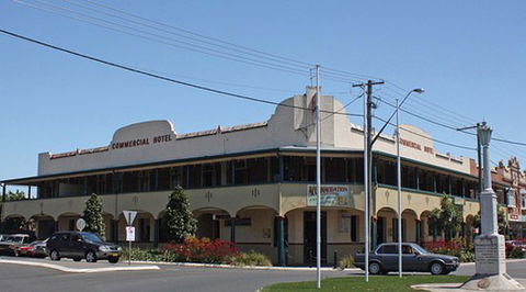 Commercial Hotel - Dentist Find 0