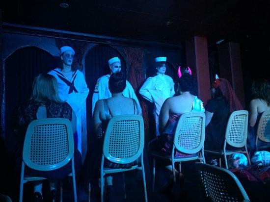 Kavon Theme Restaurant