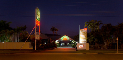 Glenmore Palms Motel - Dentist Find 4