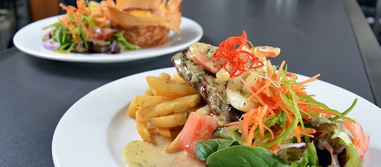 The Woombye Pub
