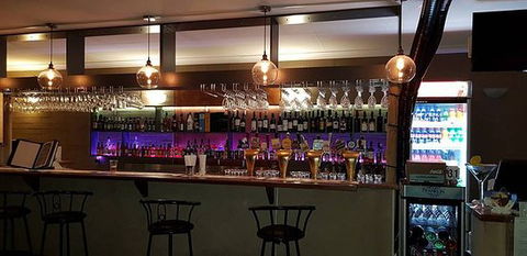 Barrel And Cruse Bistro - Dentist Find 0