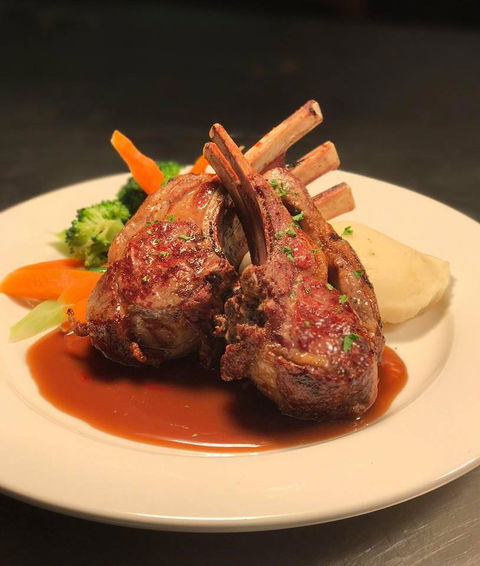 Barrel And Cruse Bistro - Dentist Find 10