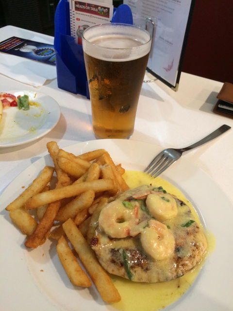 The Mahogany Bar And Grill - Dentist Find 4