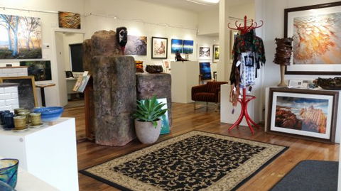 Penguin Creek Gallery Cafe - Dentists Australia 0