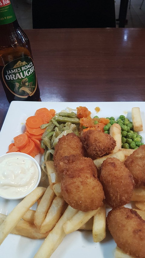 Lakeside Bar & Grill - Dentist Find 6