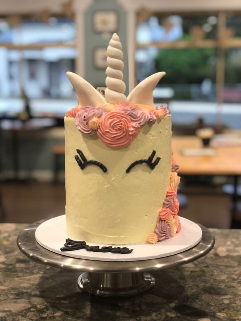 Moon Lily Kitchen And Cakes - Dentist Find 3