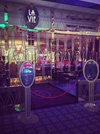 La Vie Champagne Lounge