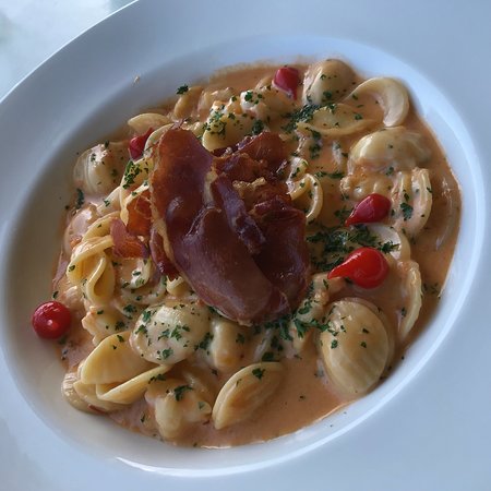 Pinelli Estate Winery Restaurant