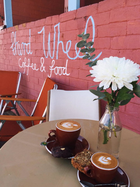 Third Wheel - Dentist Find 3