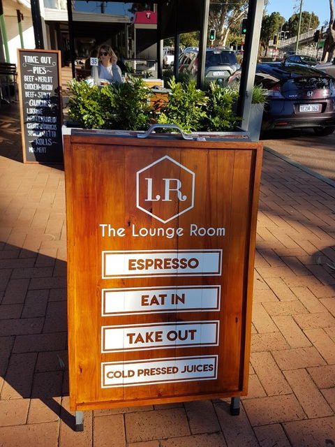 The Loungeroom On James - Dentist Find 9
