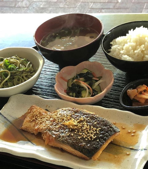 Jiji Baba Cafe - Dentist Find 10