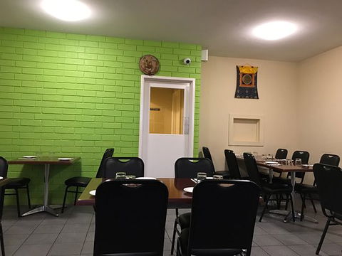 Mountain Nepalese Restaurant And Cafe - Dentist Find 0