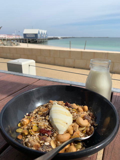 The Goose Bar & Kitchen - Dentist Find 1