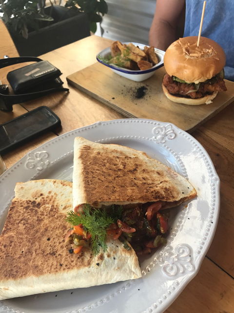 Green Mango Cafe - Dentist Find 8