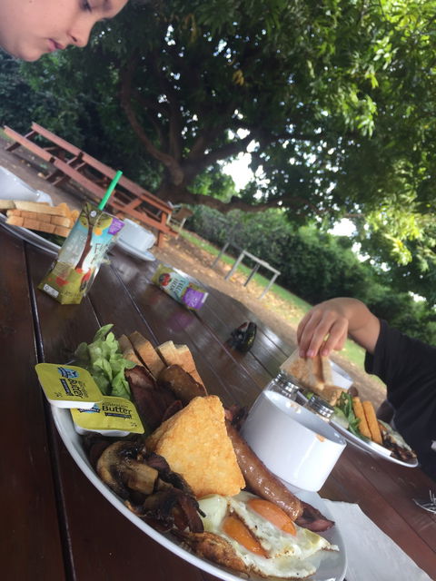 Ivanhoe Cafe - Dentist Find 4