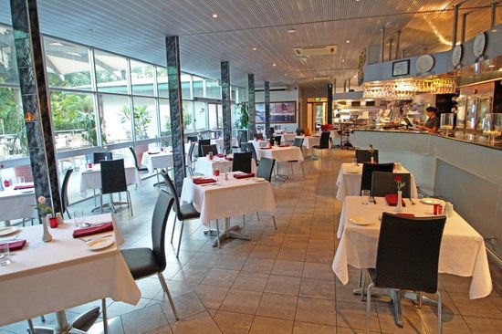 Kelly's Bar  Grill