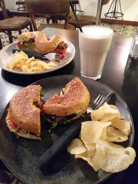 Piper Lane Cafe - Dentist Find 1